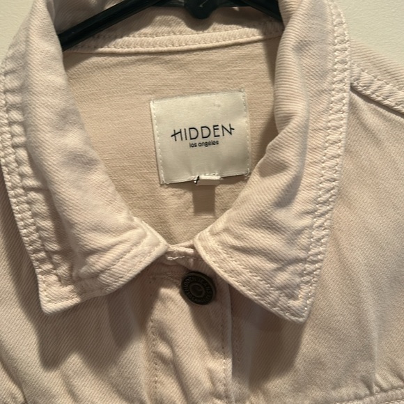 Hidden Los Angeles . Cream colored denim jacket. Cool frayed bottom.Buttons orig - Picture 2 of 9
